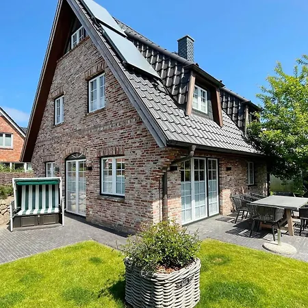Ada Feriehus *